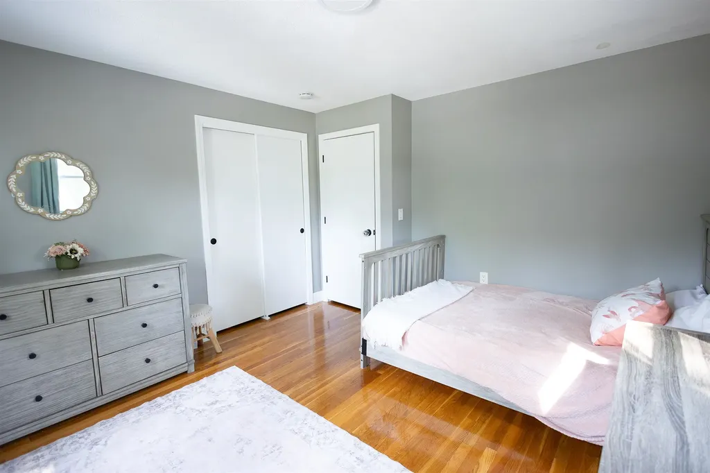 32 Alvirne Drive Hudson NH 03051