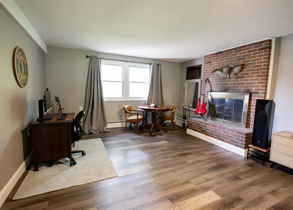 32 Alvirne Drive Hudson NH 03051