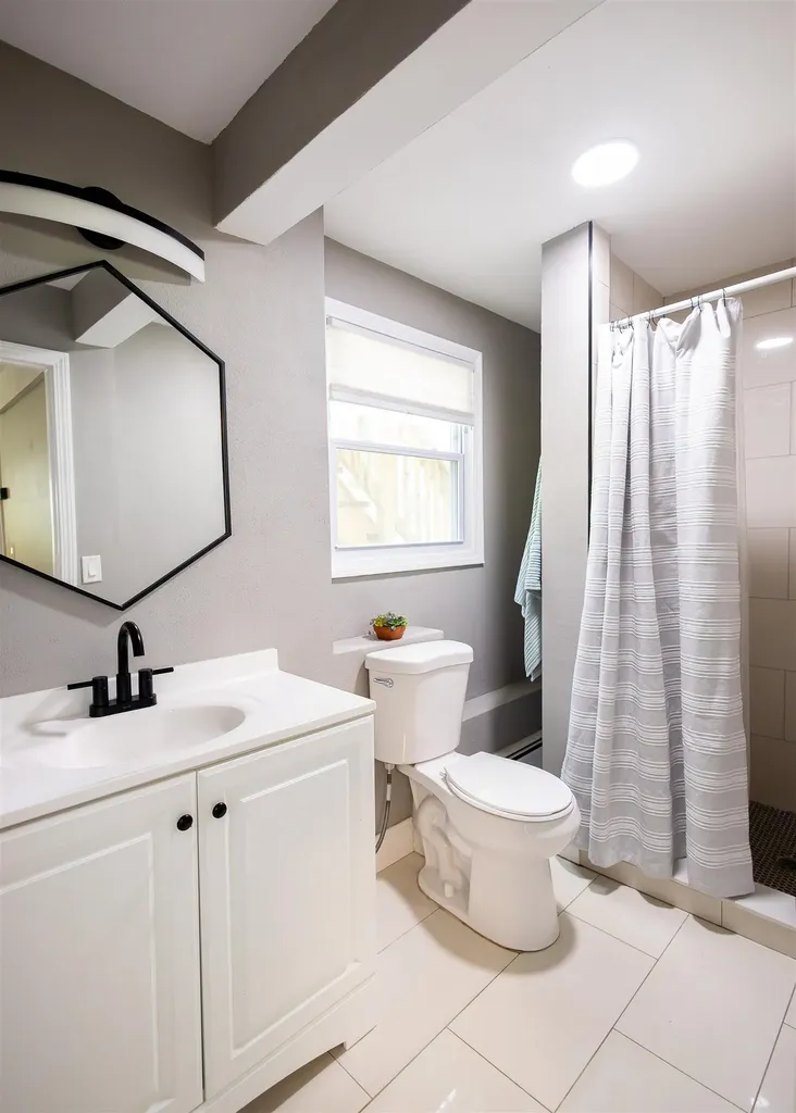 32 Alvirne Drive Hudson NH 03051