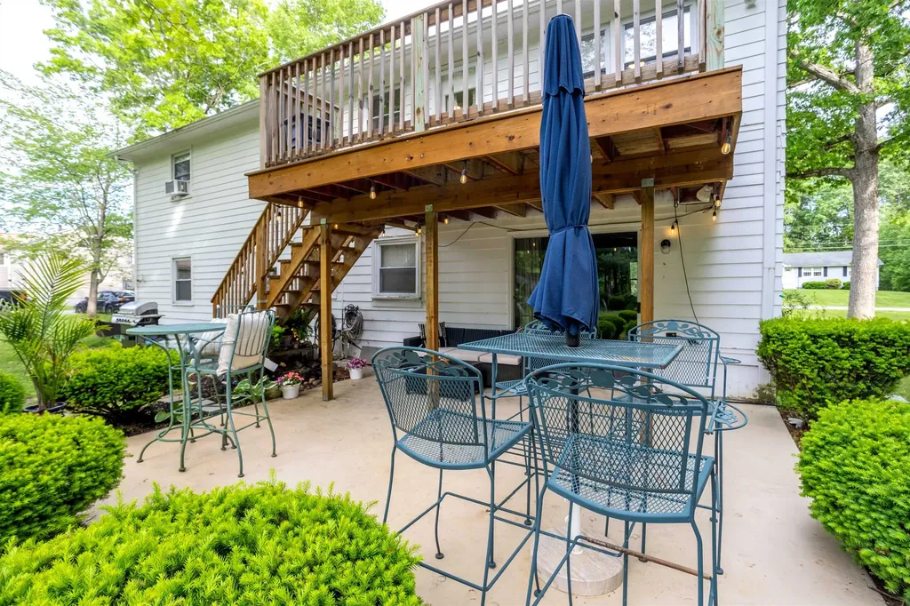 32 Alvirne Drive Hudson NH 03051