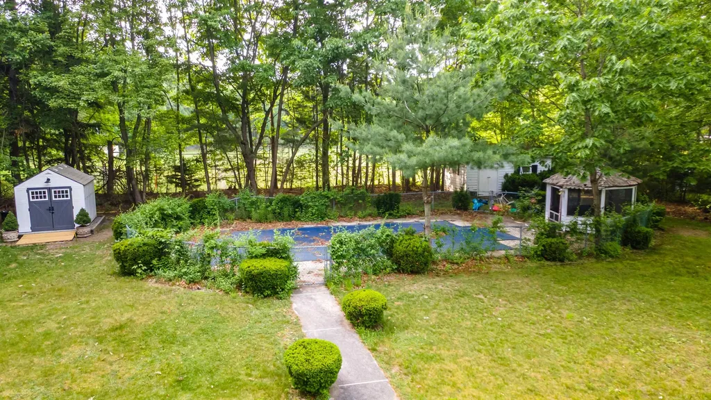 32 Alvirne Drive Hudson NH 03051