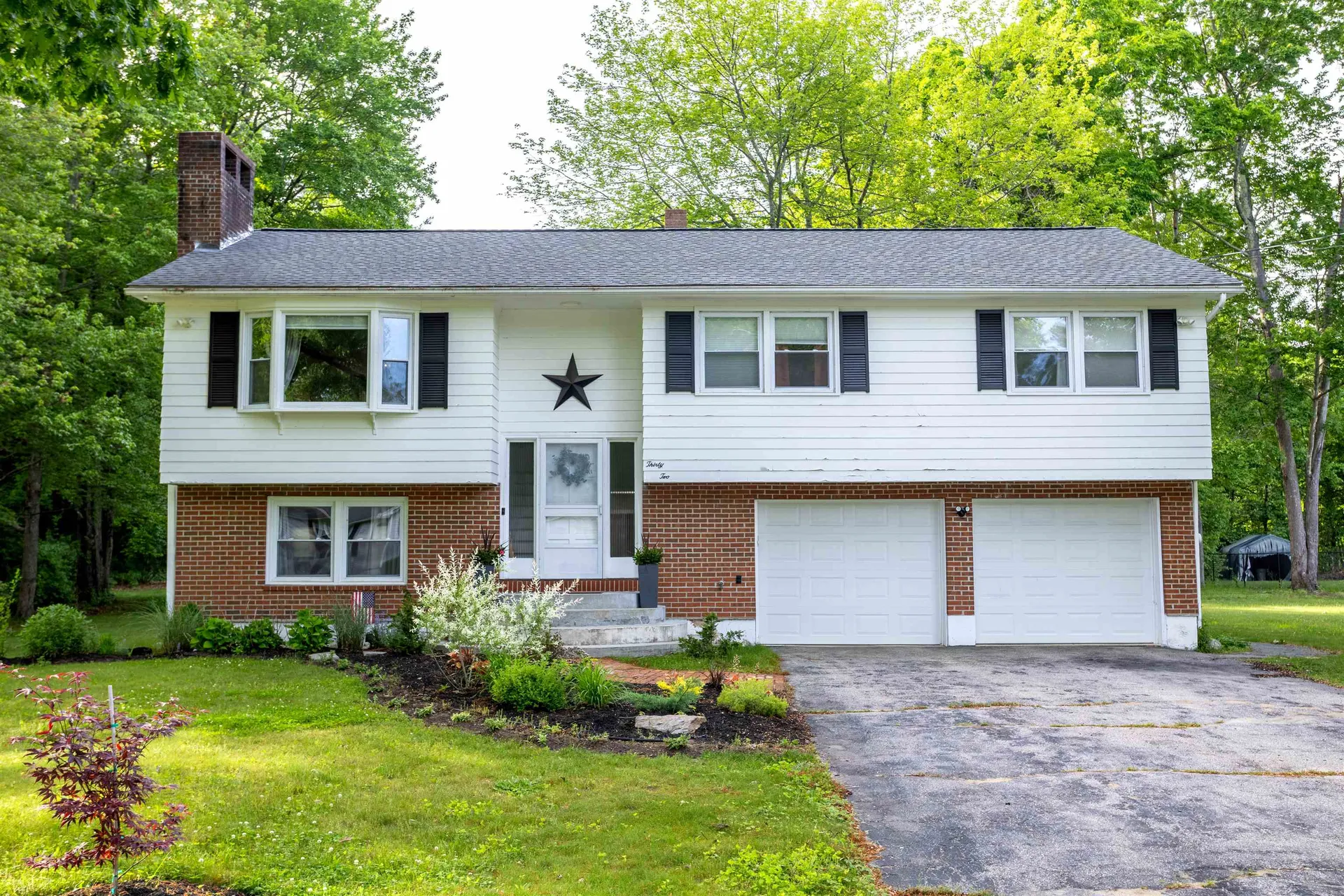 32 Alvirne Drive Hudson NH 03051