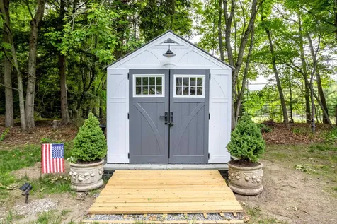 32 Alvirne Drive Hudson NH 03051
