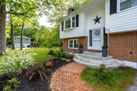 32 Alvirne Drive Hudson NH 03051