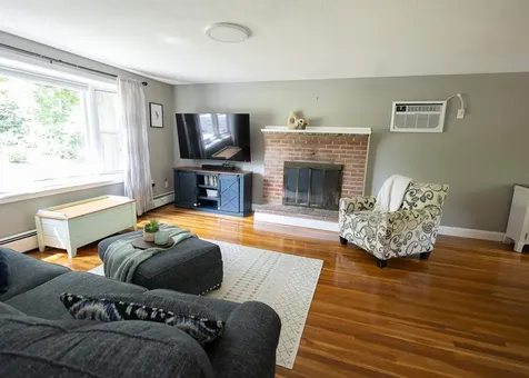 32 Alvirne Drive Hudson NH 03051