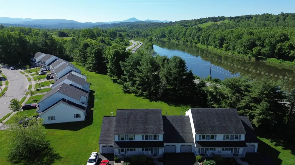9 Pinewood Drive Essex VT 05452