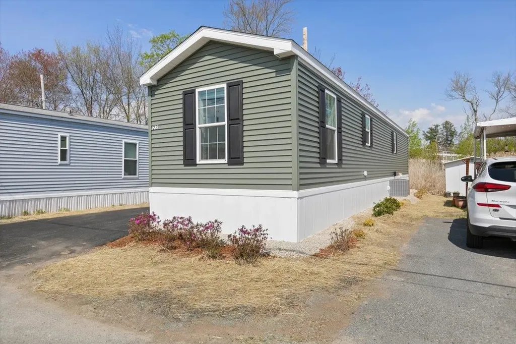 23 Brookwood Drive Salem NH 03079