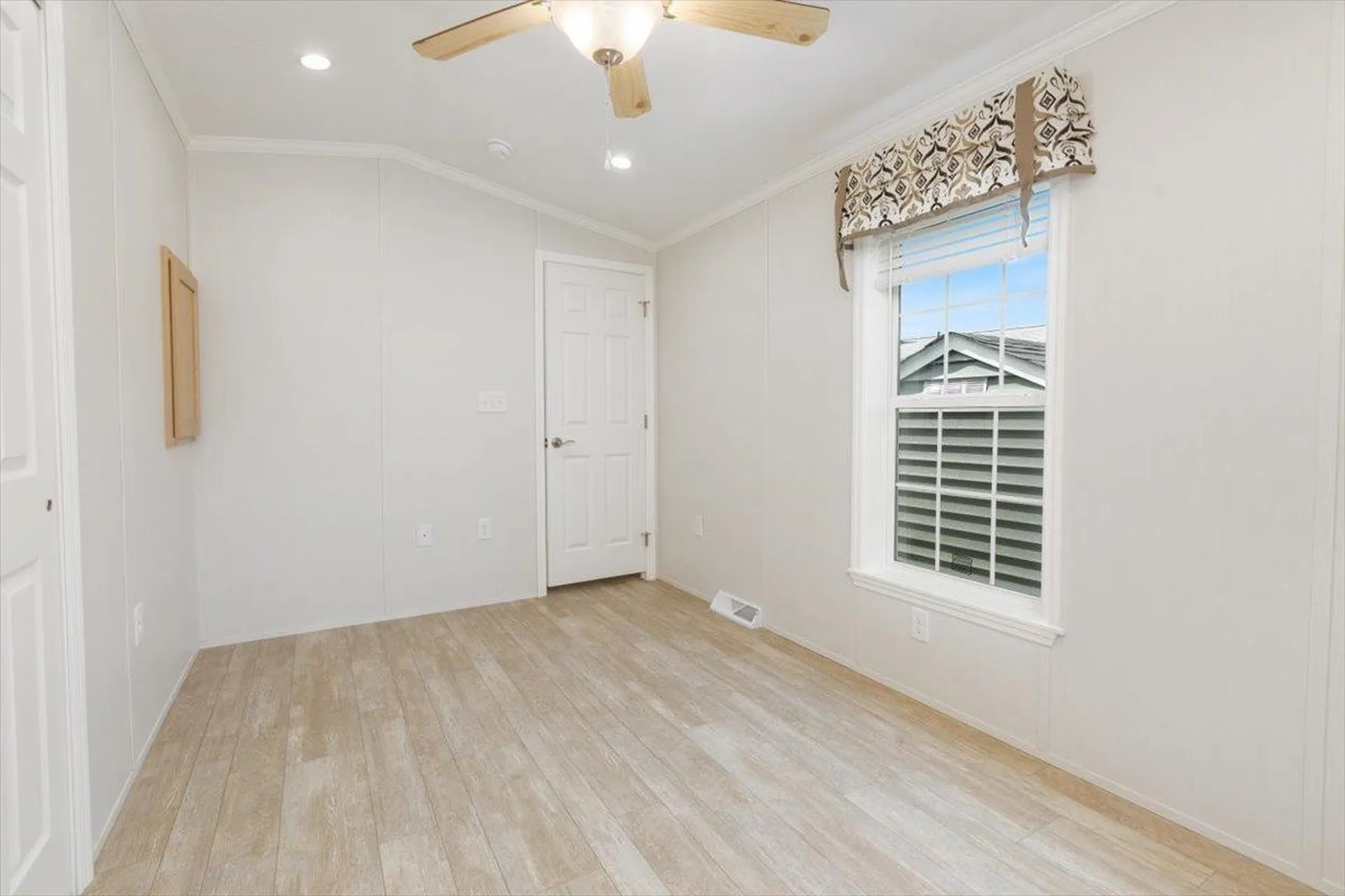 23 Brookwood Drive Salem NH 03079