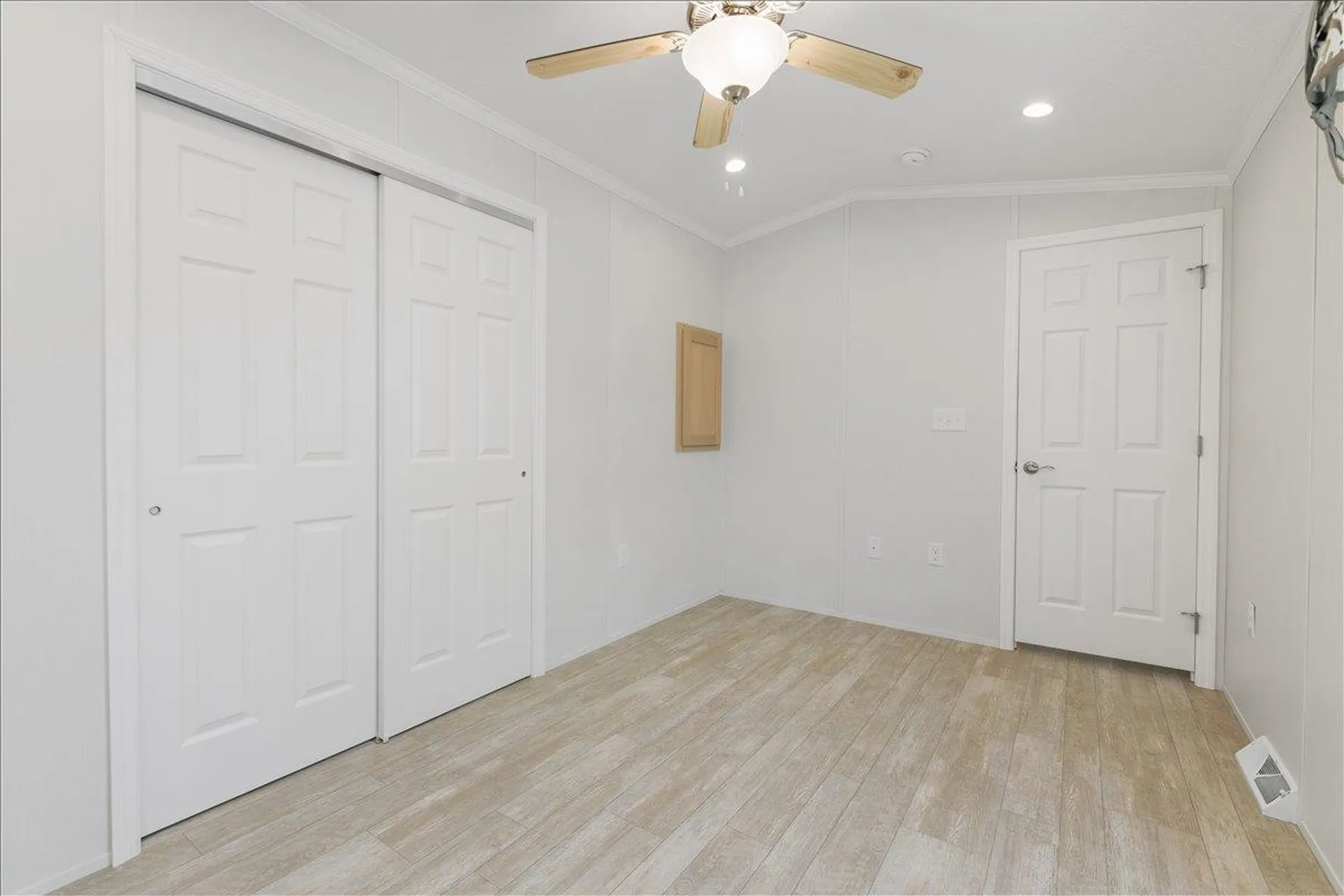 23 Brookwood Drive Salem NH 03079