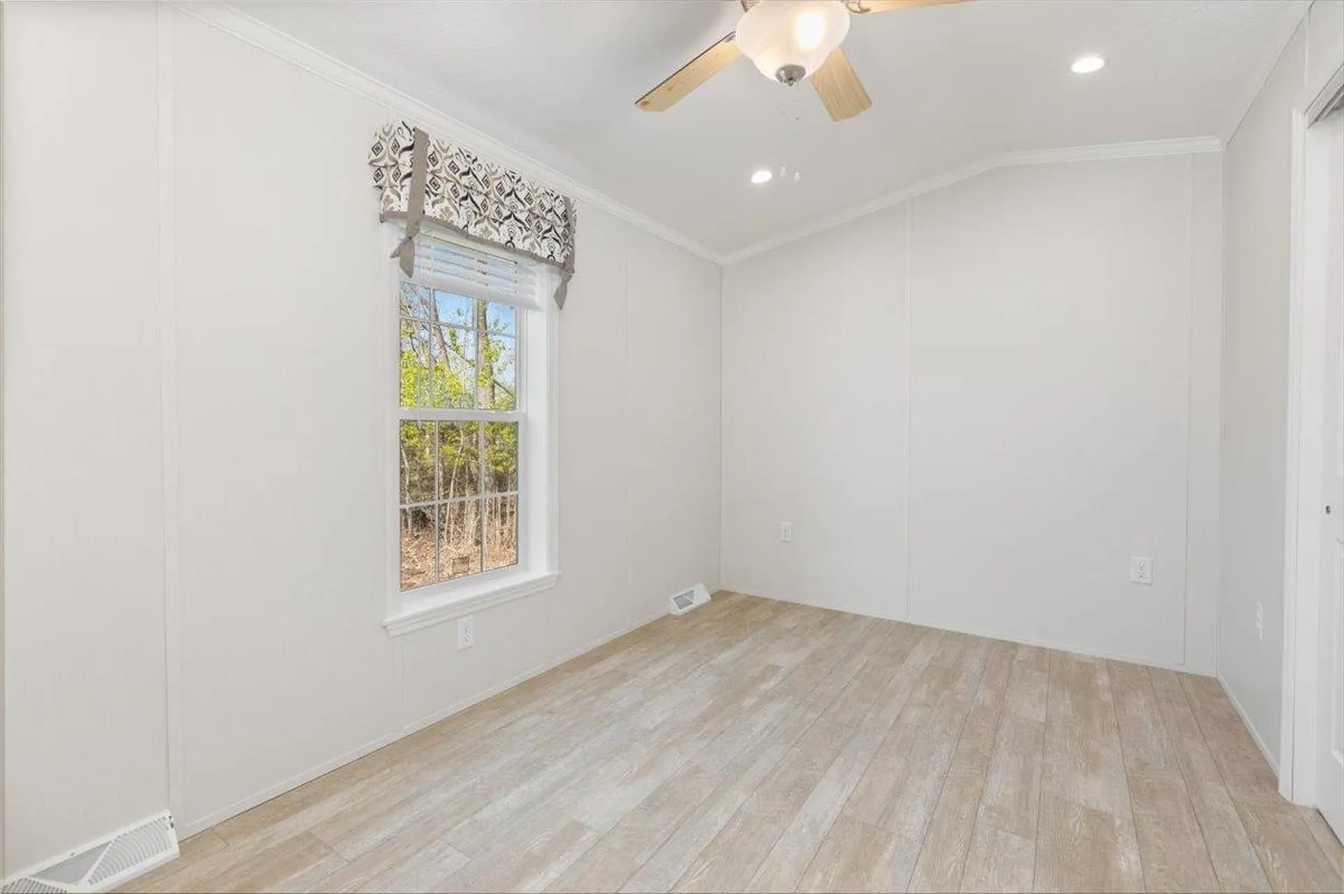 23 Brookwood Drive Salem NH 03079