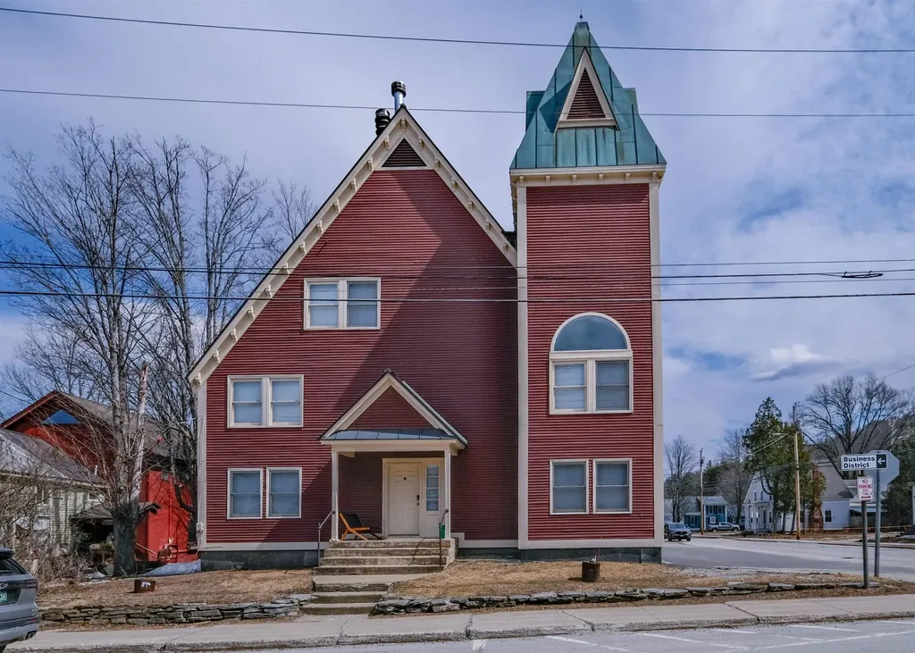 18 Pleasant Street Ludlow VT 05149