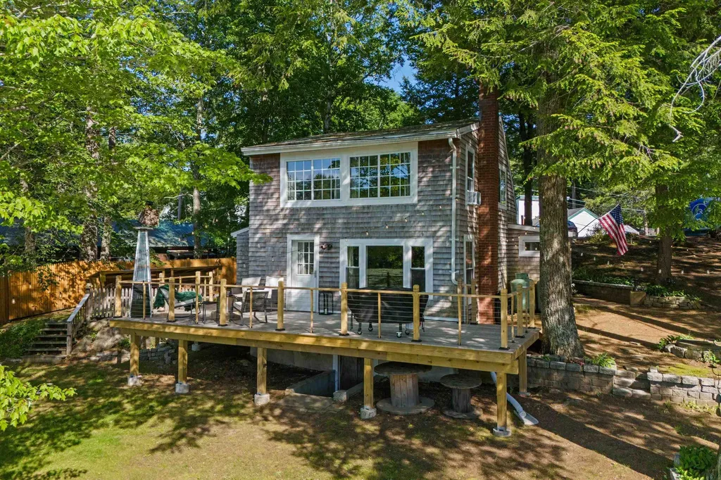 17A Penn Avenue Deerfield NH 03037
