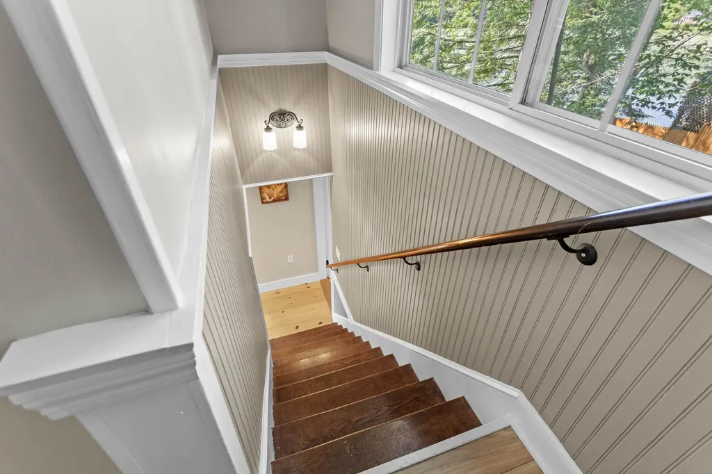 17A Penn Avenue Deerfield NH 03037