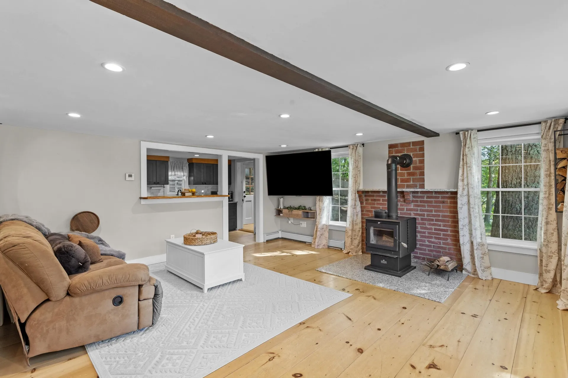 17A Penn Avenue Deerfield NH 03037