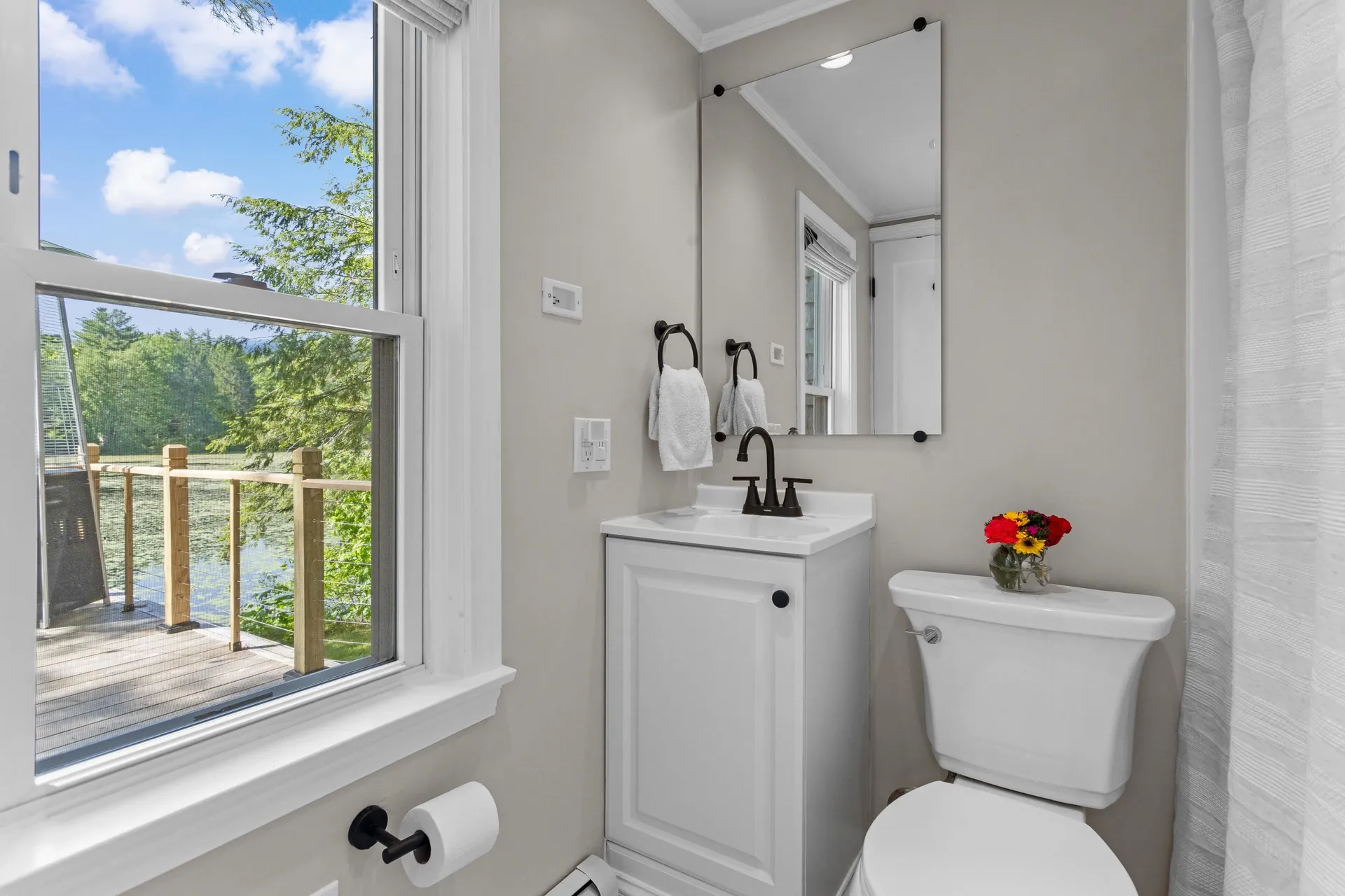 17A Penn Avenue Deerfield NH 03037