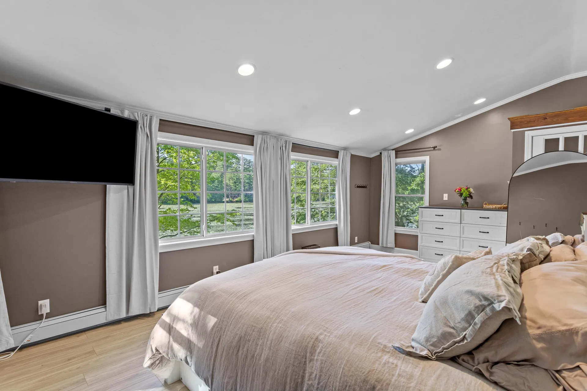 17A Penn Avenue Deerfield NH 03037