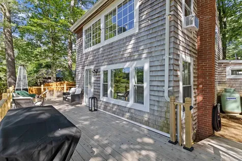 17A Penn Avenue Deerfield NH 03037