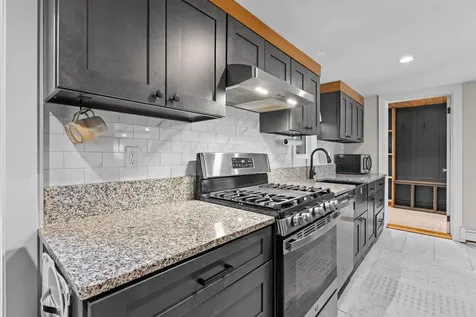 17A Penn Avenue Deerfield NH 03037