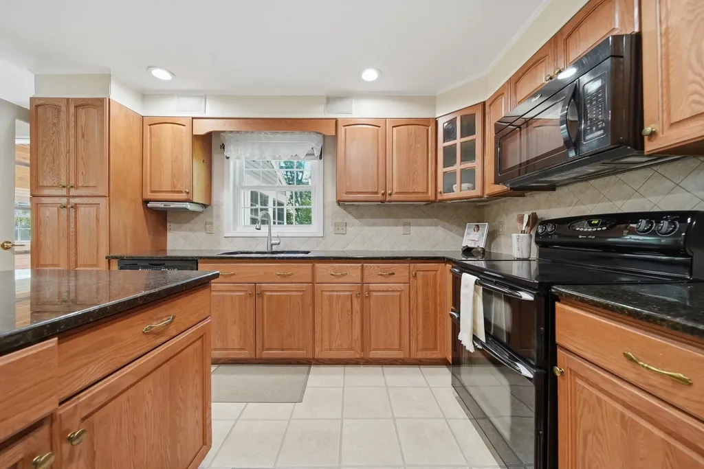 29 Great Brook Road Milford NH 03055