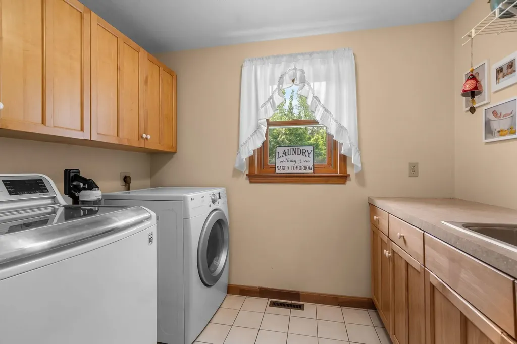 7 Wilson Road Windham NH 03087