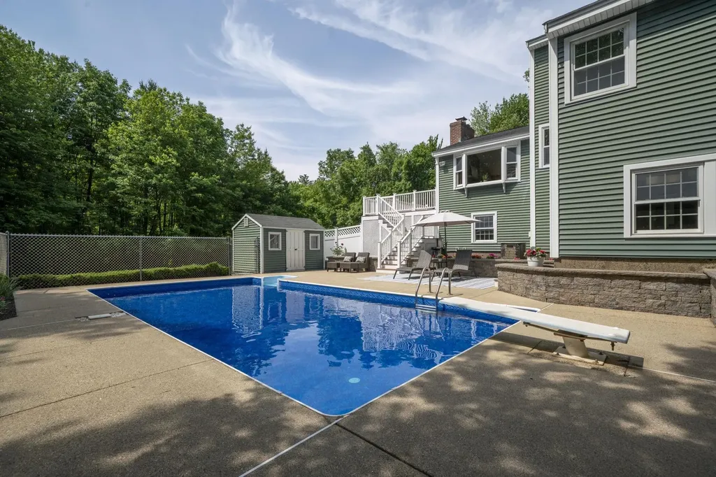 7 Wilson Road Windham NH 03087