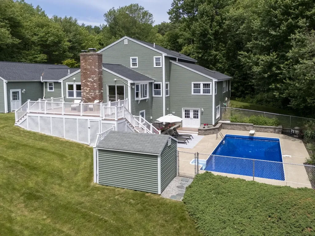 7 Wilson Road Windham NH 03087