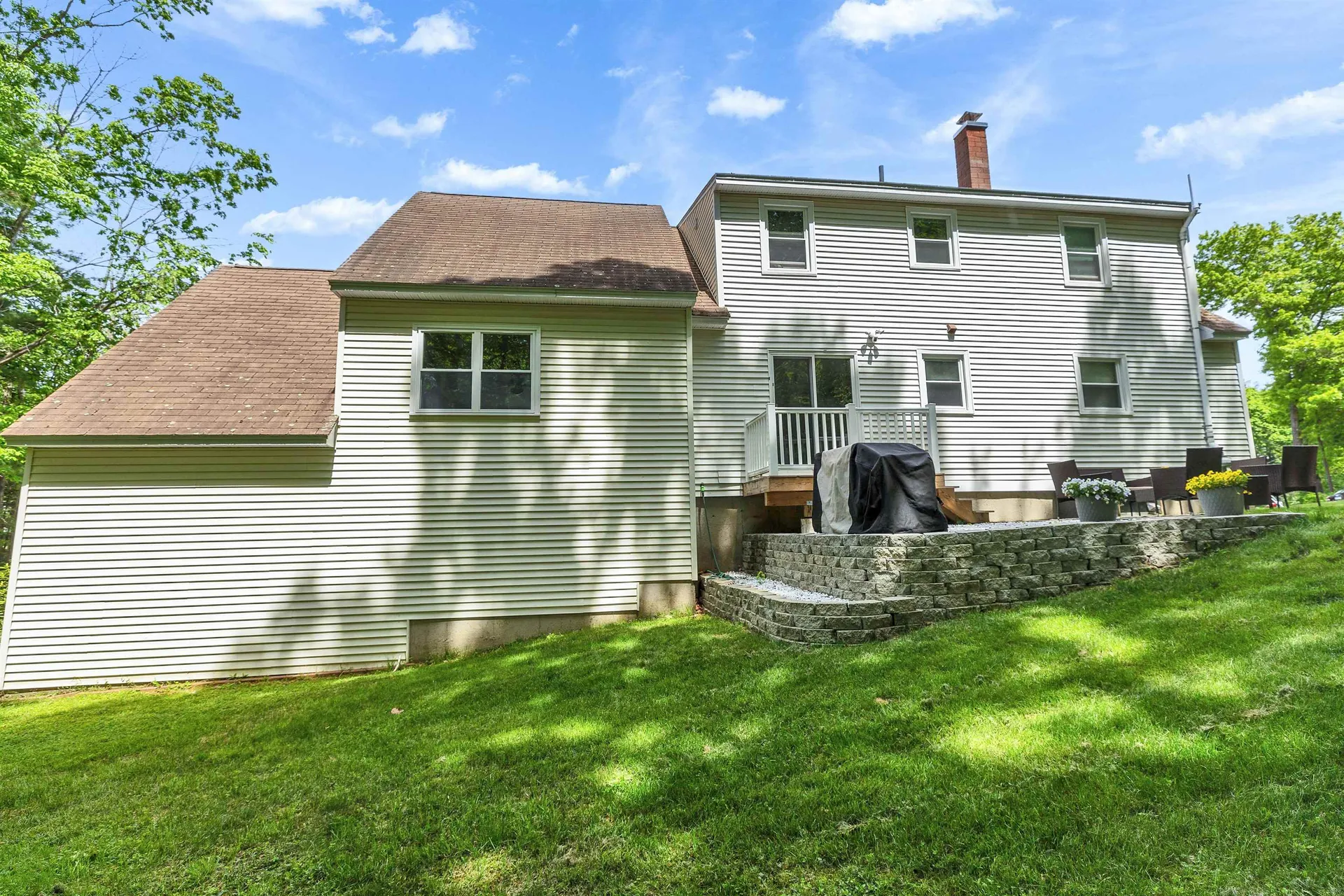 3 Paul Avenue Derry NH 03038