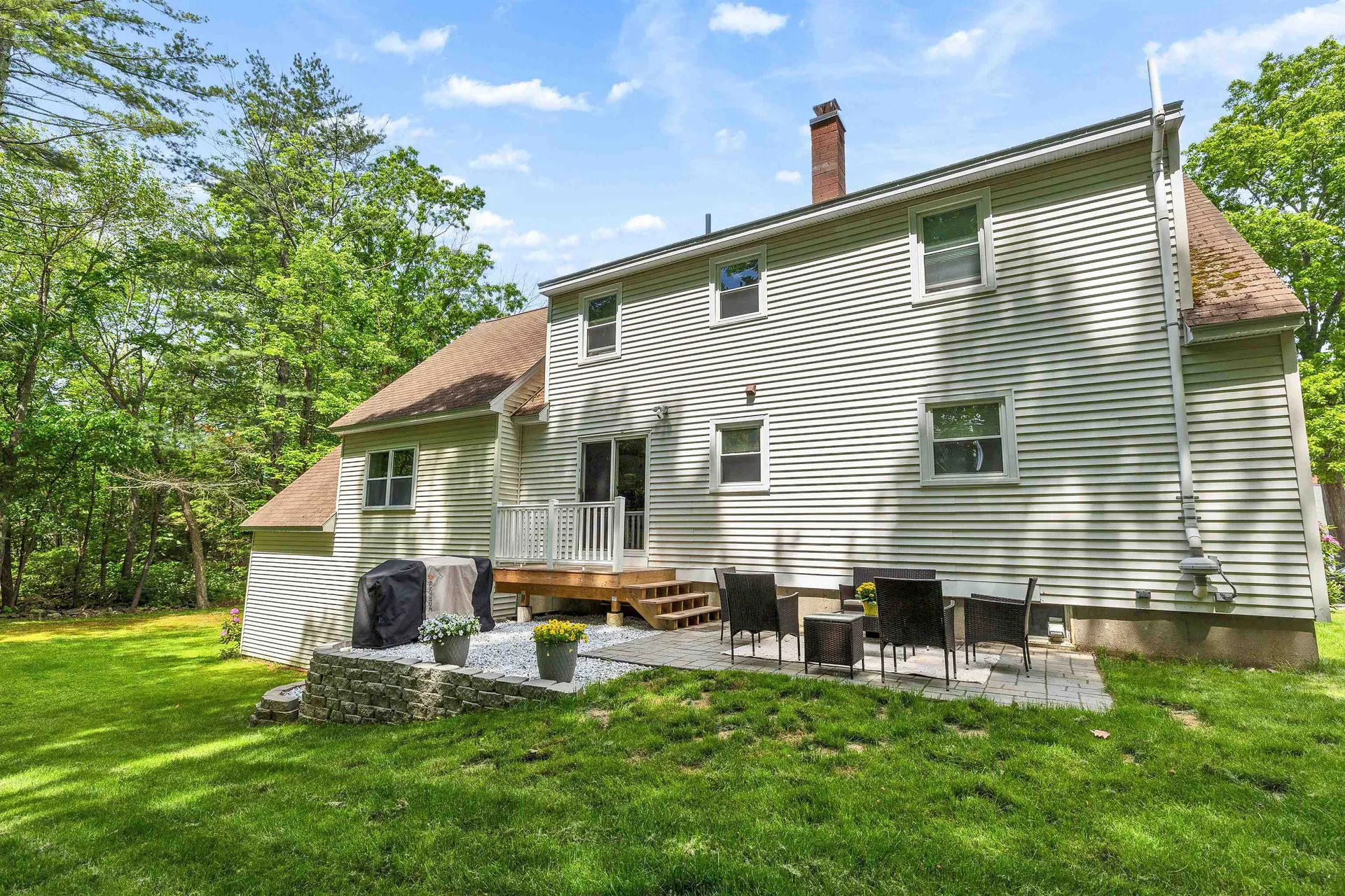 3 Paul Avenue Derry NH 03038