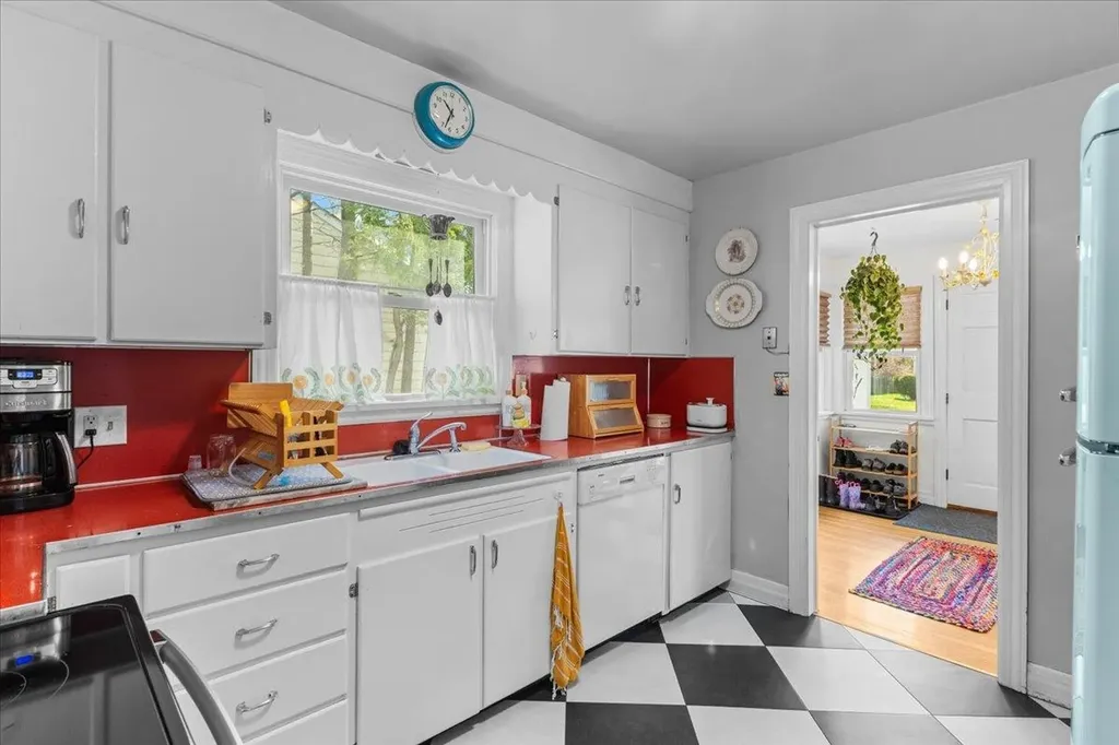 66 Cross Parkway Burlington VT 05408