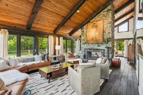 105 Lower Moulton Lane Stowe VT 05672