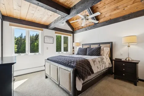 105 Lower Moulton Lane Stowe VT 05672