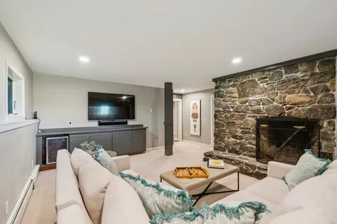 105 Lower Moulton Lane Stowe VT 05672