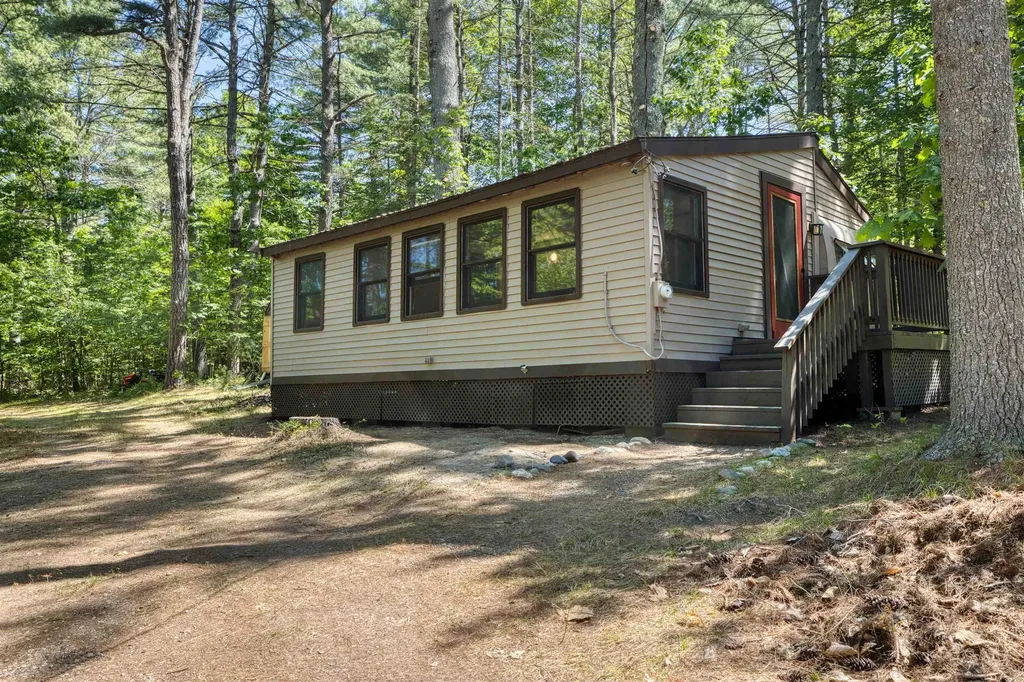 29 Milford Avenue Freedom NH 03836
