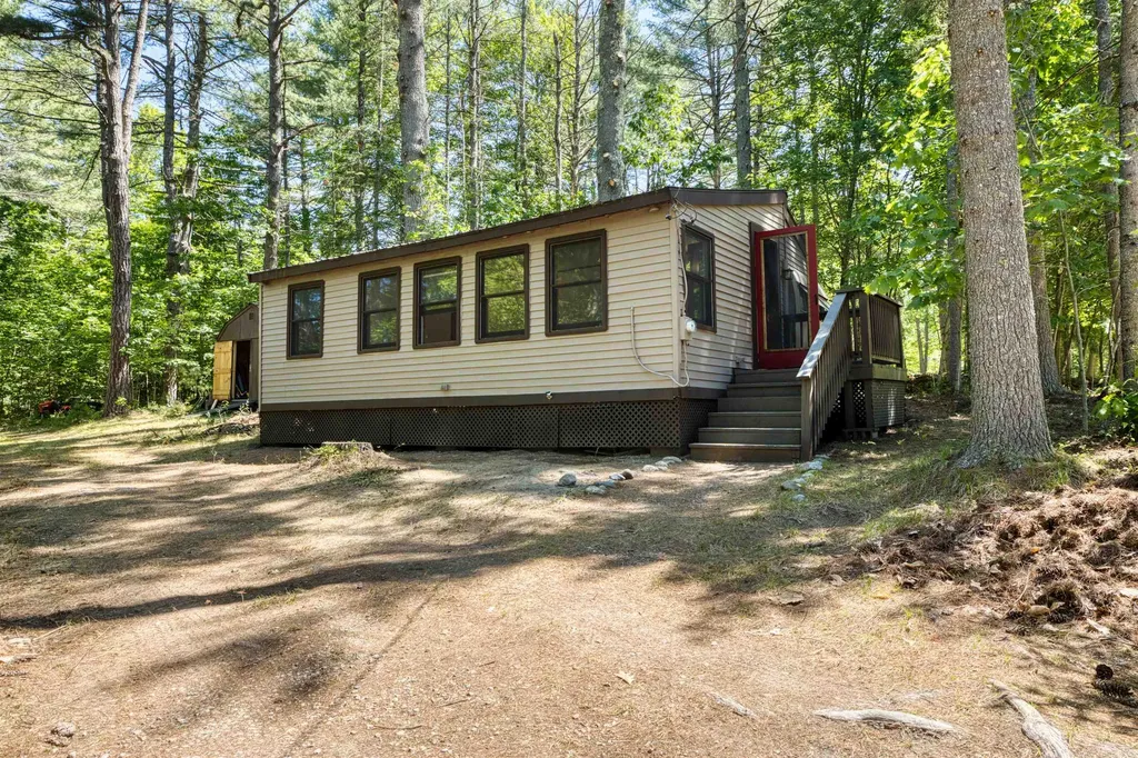 29 Milford Avenue Freedom NH 03836