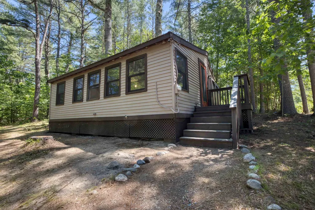 29 Milford Avenue Freedom NH 03836