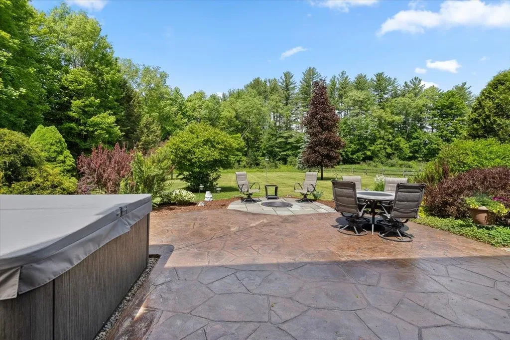64 Homestead Lane Waterbury VT 05677