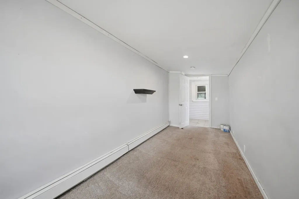 58 Cottage Avenue Manchester NH 03103