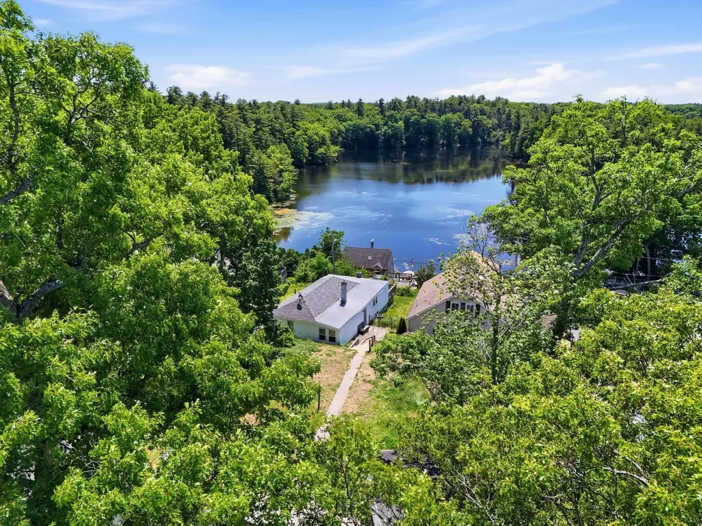 58 Cottage Avenue Manchester NH 03103