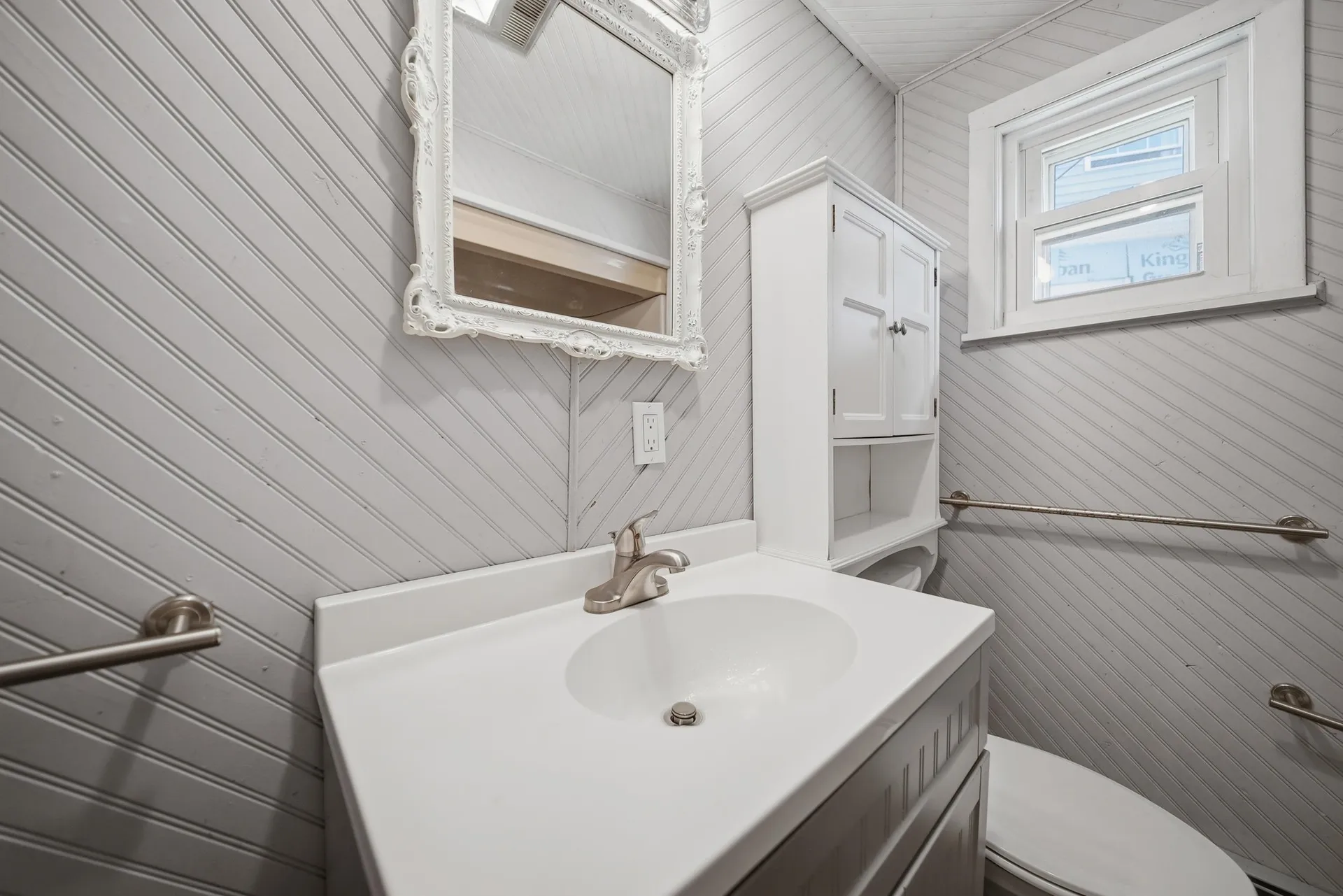 58 Cottage Avenue Manchester NH 03103