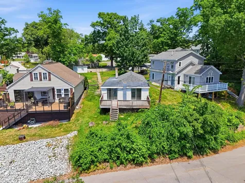 58 Cottage Avenue Manchester NH 03103