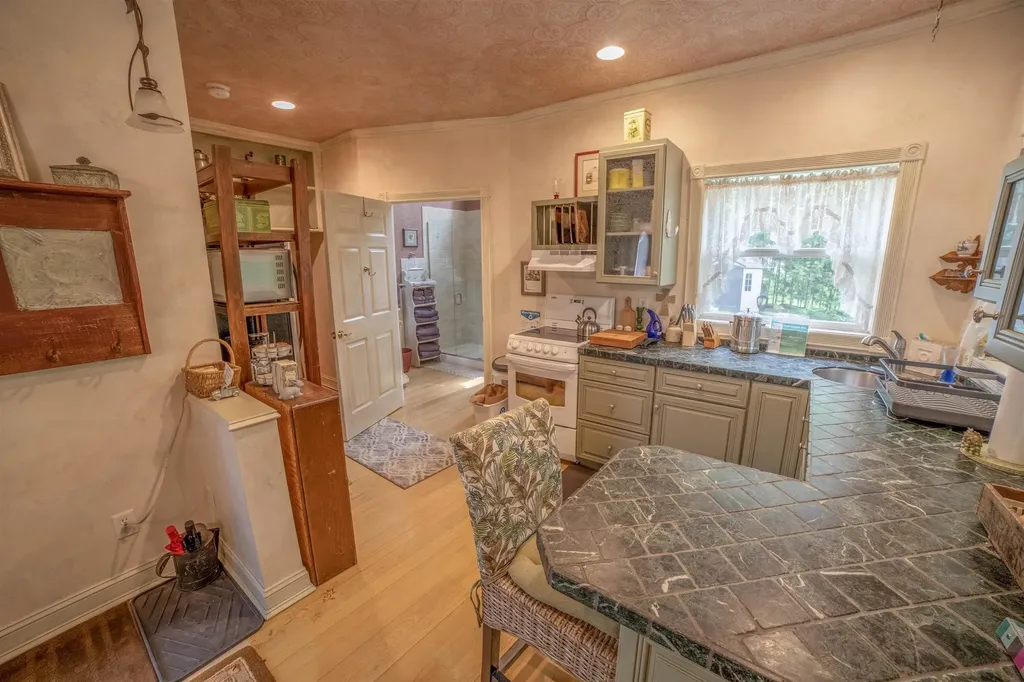 995 Dorset Street South Burlington VT 05403
