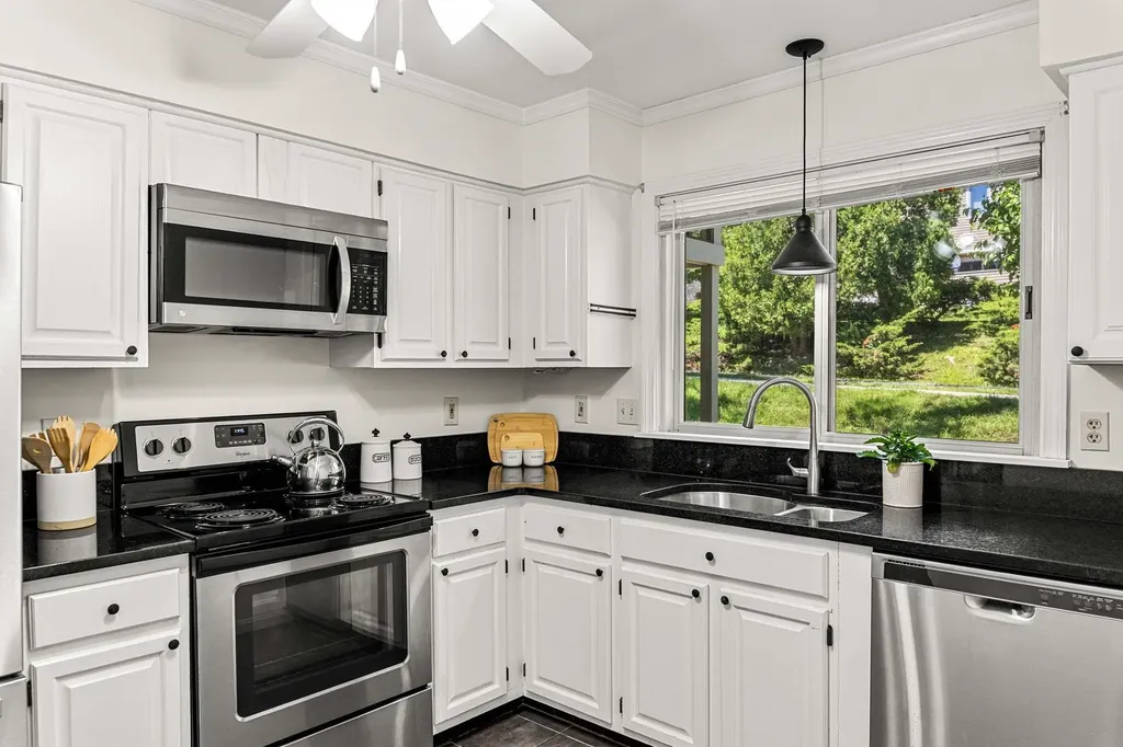 96 Spinnaker Way Portsmouth NH 03801