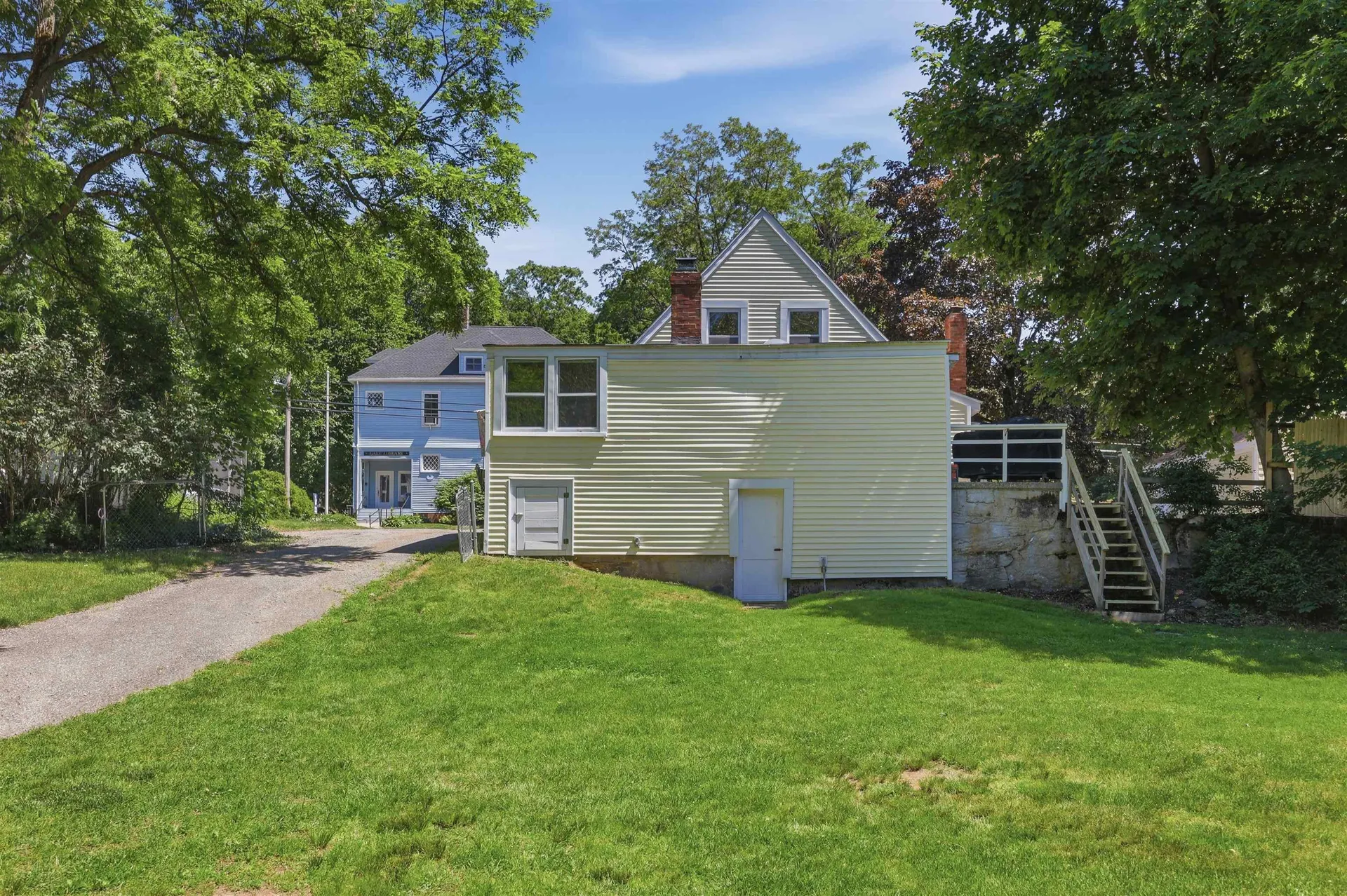 15 S Main Street Newton NH 03858