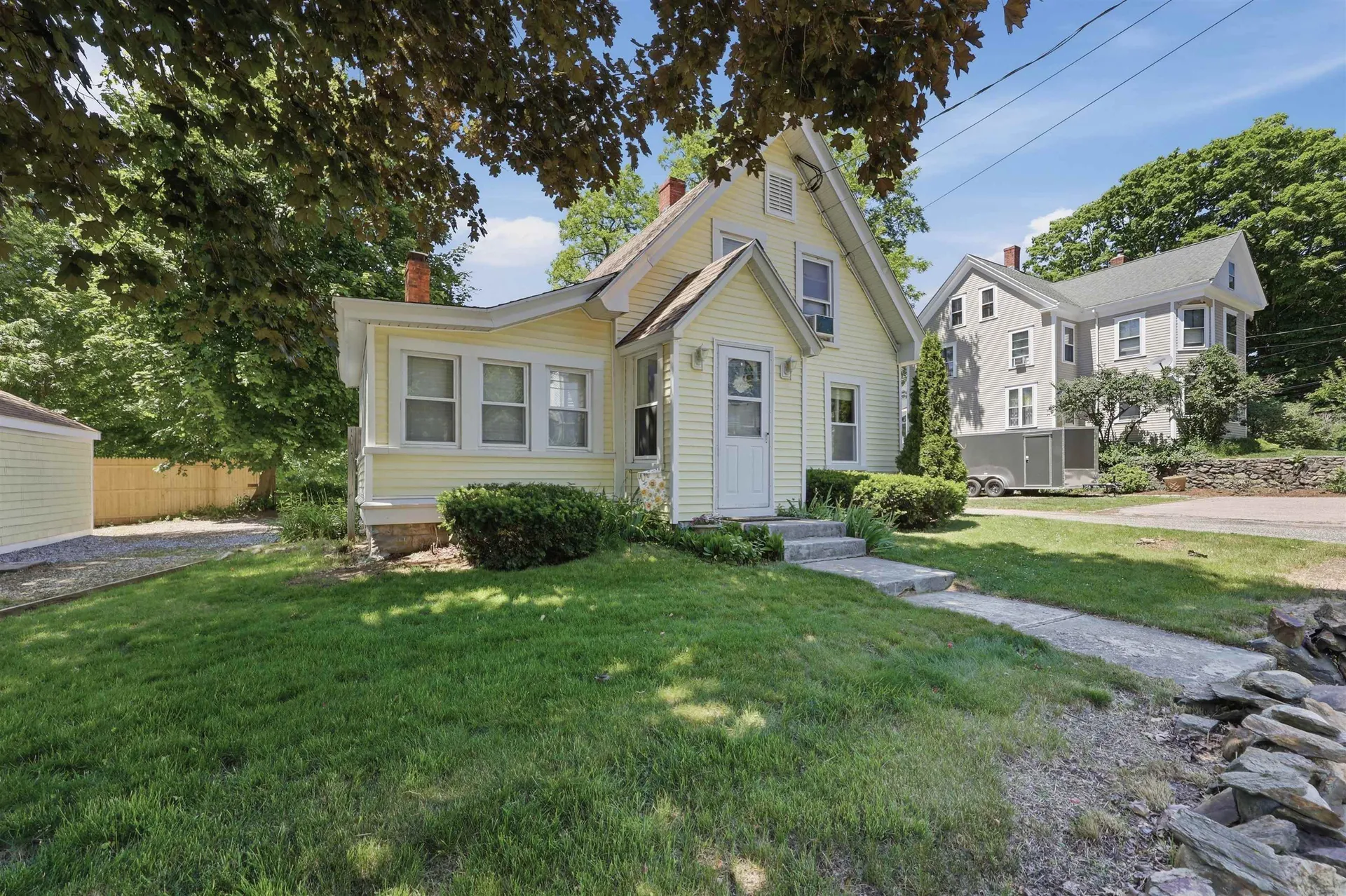 15 S Main Street Newton NH 03858