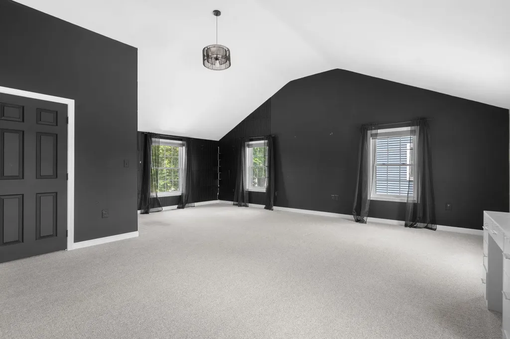 163 Wedgewood Lane Manchester NH 03109