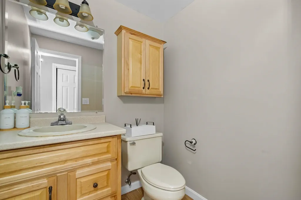 163 Wedgewood Lane Manchester NH 03109