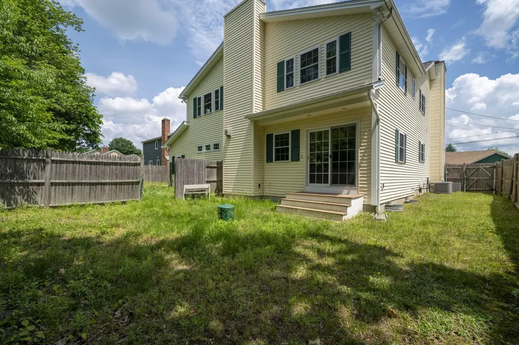 163 Wedgewood Lane Manchester NH 03109