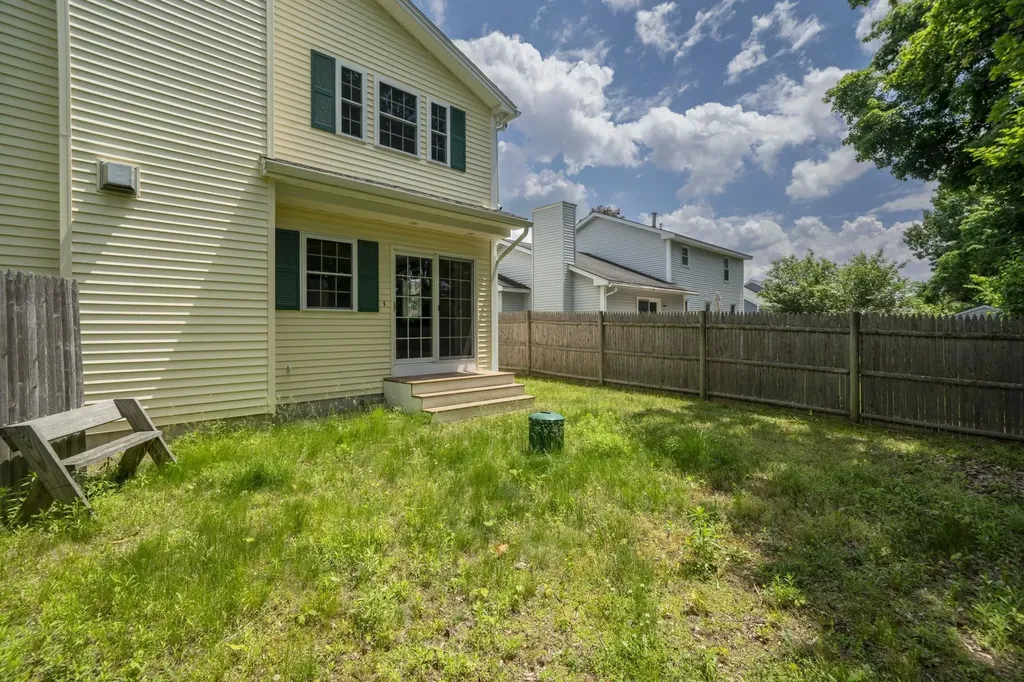 163 Wedgewood Lane Manchester NH 03109