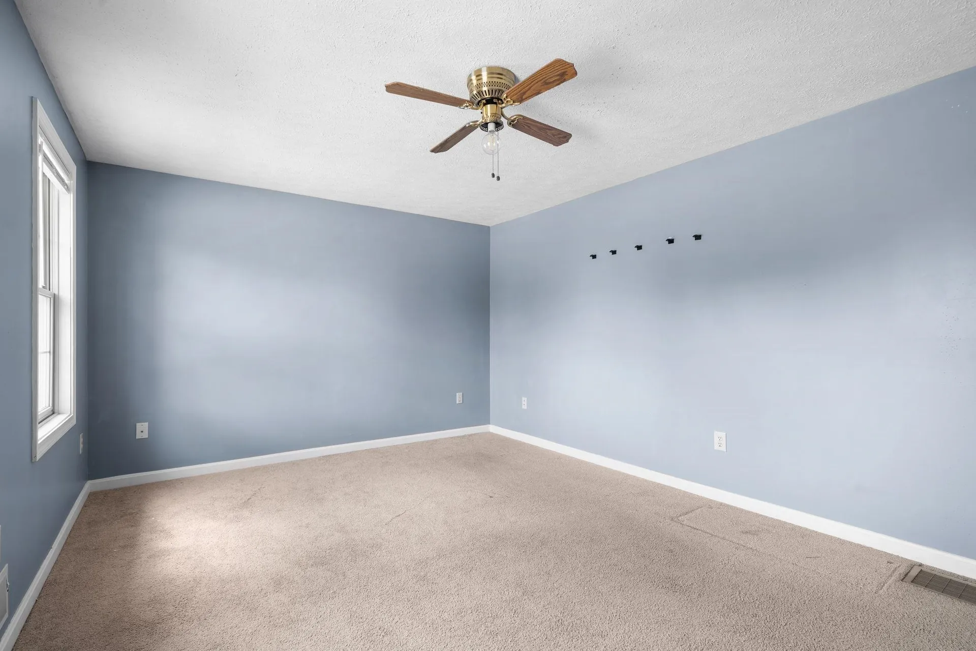 163 Wedgewood Lane Manchester NH 03109