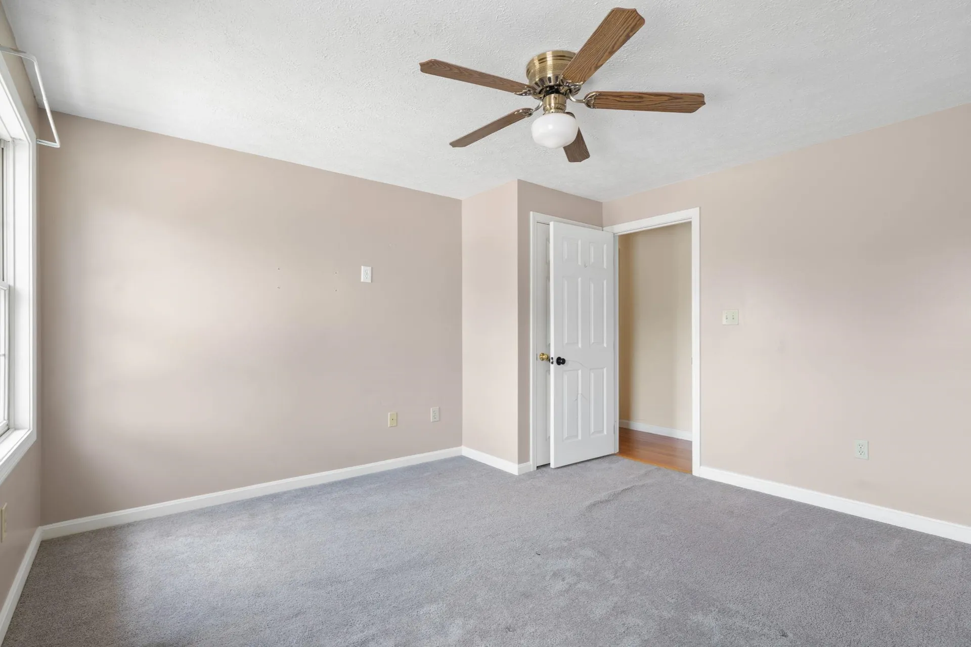 163 Wedgewood Lane Manchester NH 03109